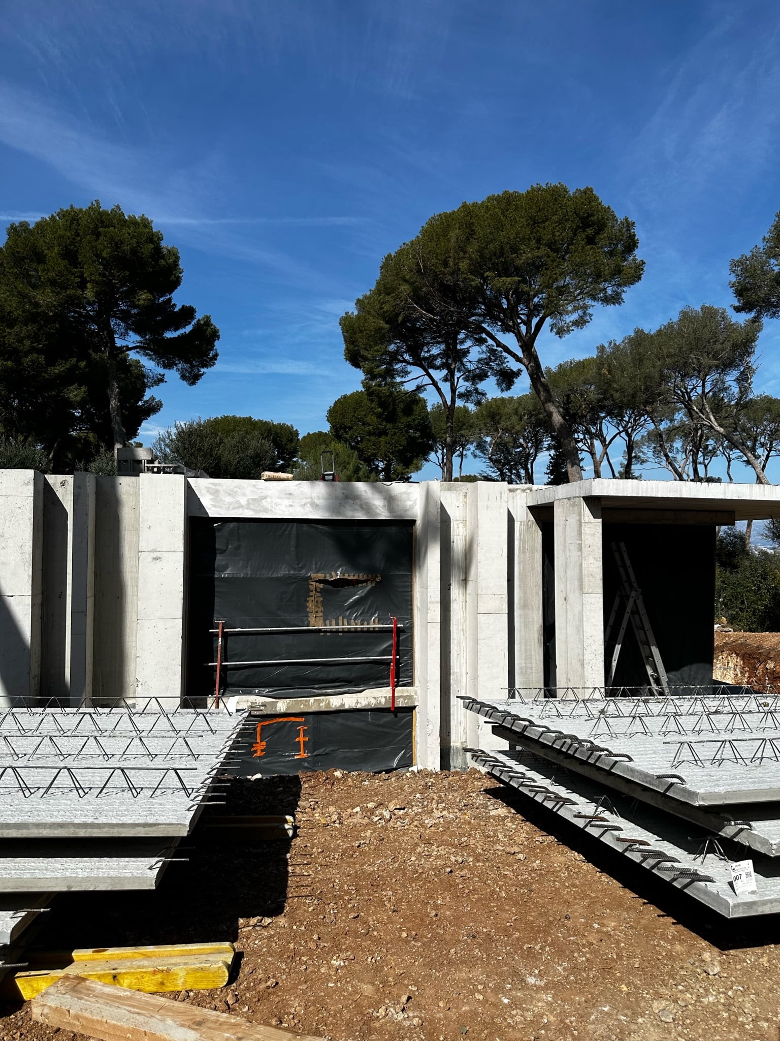 Gros œuvre et structure béton à Menton - Construction de murs porteurs et dalles par UDK Azur