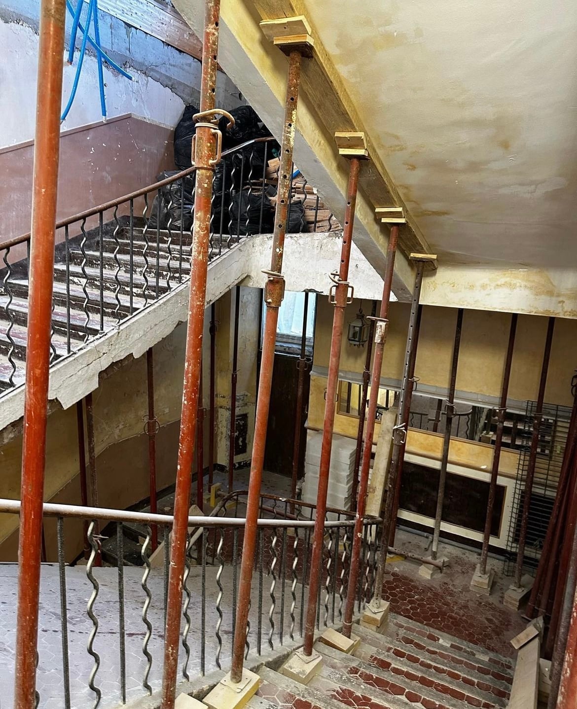 Rénovation appartement complet Menton - Travaux de rénovation escalier, étayage professionnel, gros œuvre